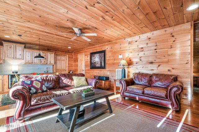 2607 Sunset Circle, Sevierville, TN 37862