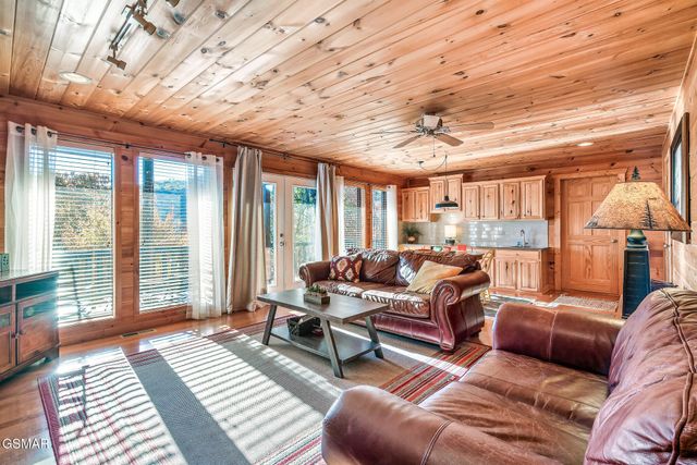 2607 Sunset Circle, Sevierville, TN 37862