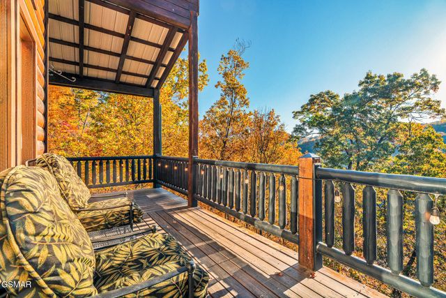 2607 Sunset Circle, Sevierville, TN 37862