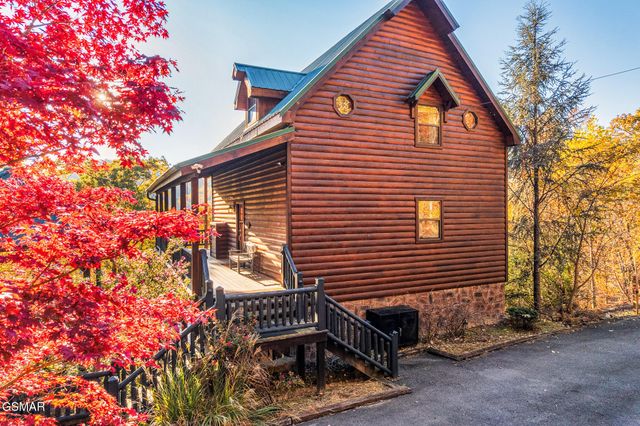 2607 Sunset Circle, Sevierville, TN 37862