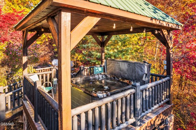 2607 Sunset Circle, Sevierville, TN 37862