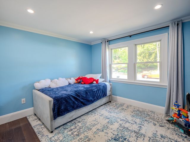 159 Mishawum Rd, Woburn, MA 01801