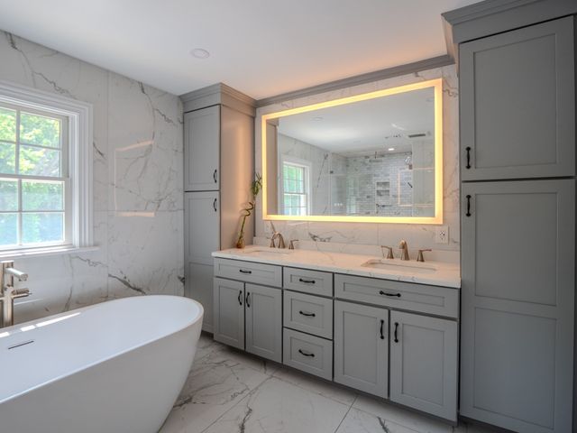 159 Mishawum Rd, Woburn, MA 01801