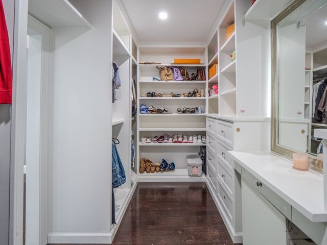 159 Mishawum Rd, Woburn, MA 01801