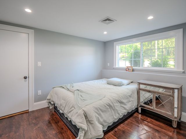 159 Mishawum Rd, Woburn, MA 01801