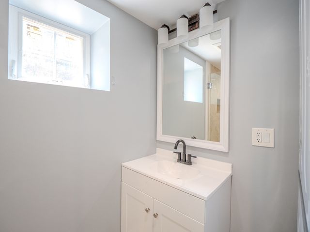 159 Mishawum Rd, Woburn, MA 01801