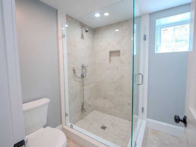 159 Mishawum Rd, Woburn, MA 01801
