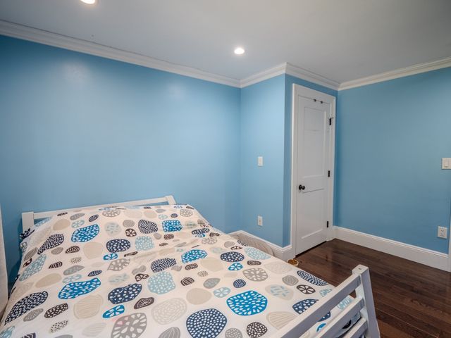159 Mishawum Rd, Woburn, MA 01801