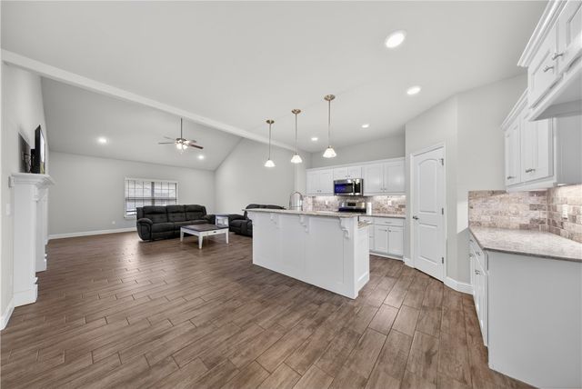 584 Quartz, Springdale, AR 72764