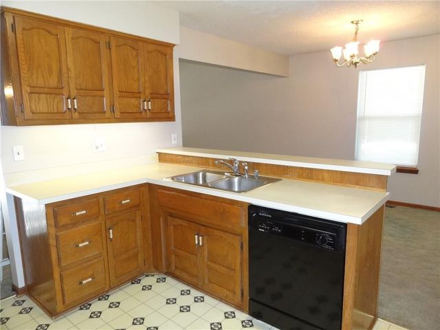 6807 Orchard Street, Liberty, MO 64068