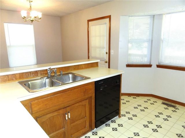 6807 Orchard Street, Liberty, MO 64068