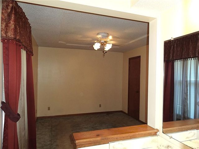 6807 Orchard Street, Liberty, MO 64068