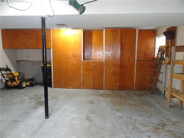 6807 Orchard Street, Liberty, MO 64068