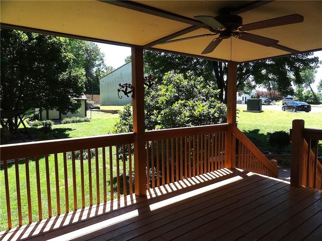 6807 Orchard Street, Liberty, MO 64068