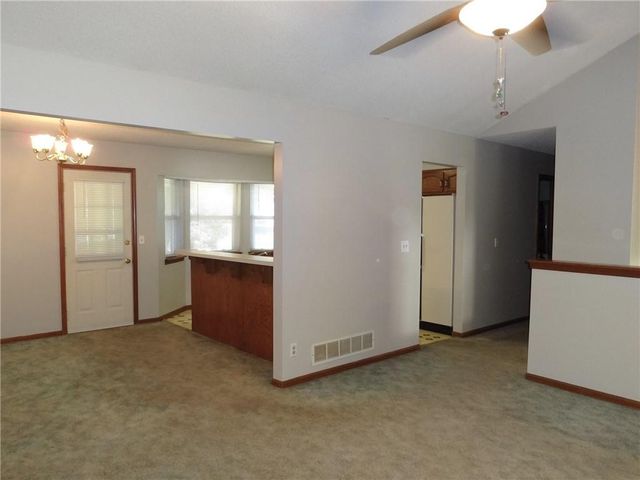 6807 Orchard Street, Liberty, MO 64068