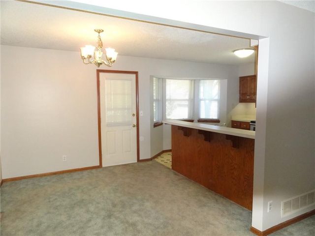 6807 Orchard Street, Liberty, MO 64068