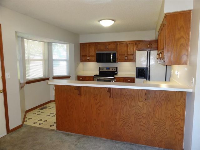 6807 Orchard Street, Liberty, MO 64068