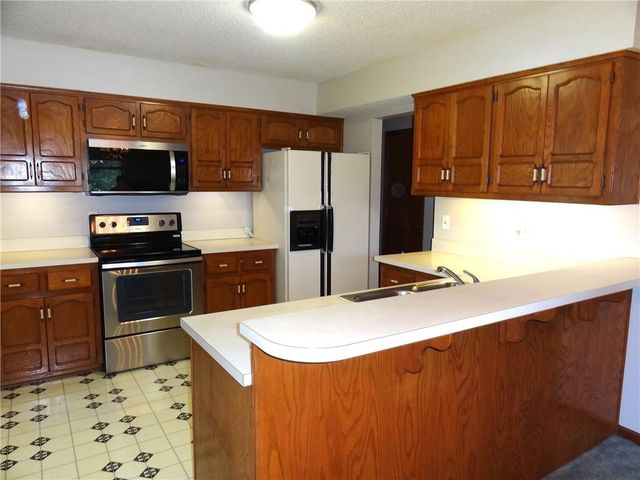 6807 Orchard Street, Liberty, MO 64068