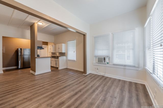 924 W Kings Hwy Apt 1, San Antonio, TX 78201