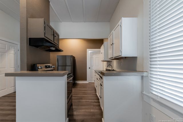 924 W Kings Hwy Apt 1, San Antonio, TX 78201