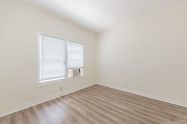 924 W Kings Hwy Apt 1, San Antonio, TX 78201