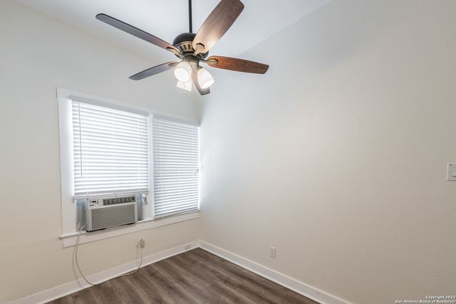 924 W Kings Hwy Apt 1, San Antonio, TX 78201