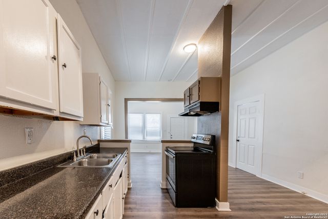 924 W Kings Hwy Apt 1, San Antonio, TX 78201