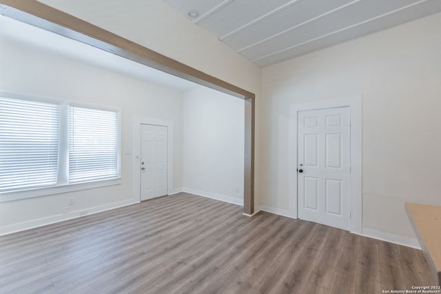 924 W Kings Hwy Apt 1, San Antonio, TX 78201
