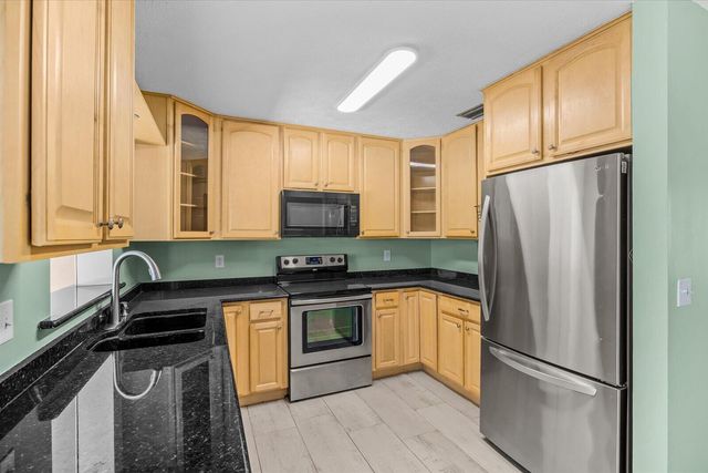 687 NE Maranta, Jensen Beach, FL 34957