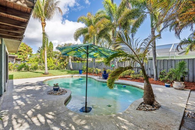 687 NE Maranta, Jensen Beach, FL 34957