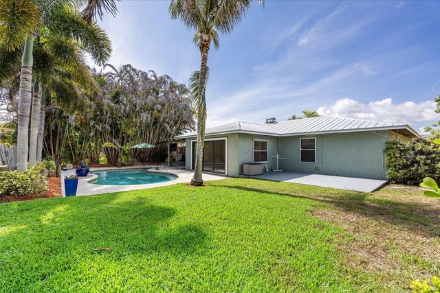 687 NE Maranta, Jensen Beach, FL 34957