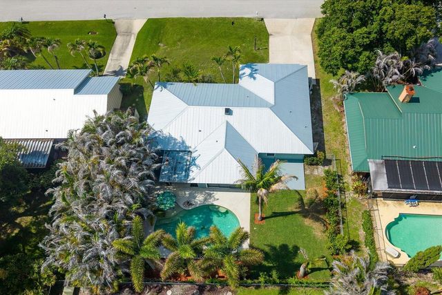 687 NE Maranta, Jensen Beach, FL 34957