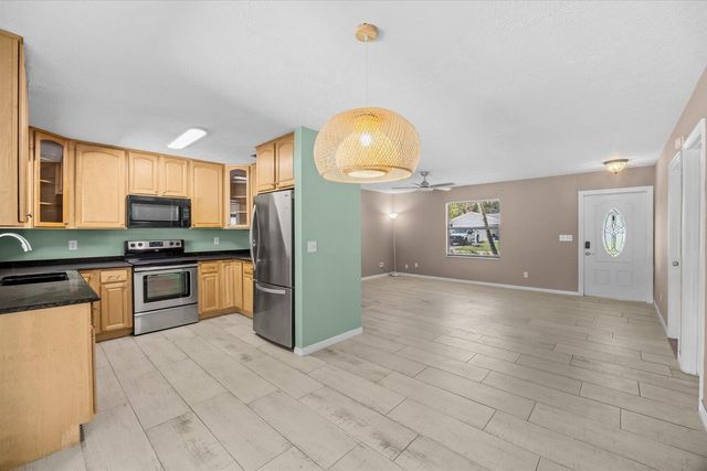 687 NE Maranta, Jensen Beach, FL 34957