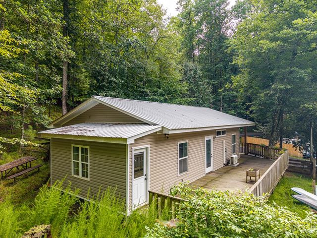 8 17th Street, Ellijay, GA 30540