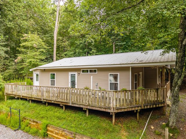 8 17th Street, Ellijay, GA 30540