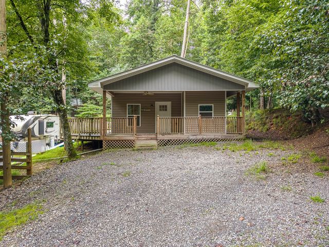 8 17th Street, Ellijay, GA 30540