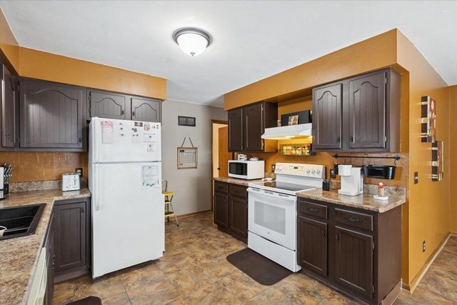 2117 S Arch Street, Janesville, WI 53546