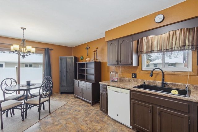 2117 S Arch Street, Janesville, WI 53546