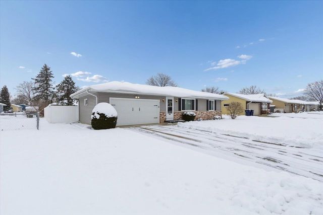 2117 S Arch Street, Janesville, WI 53546