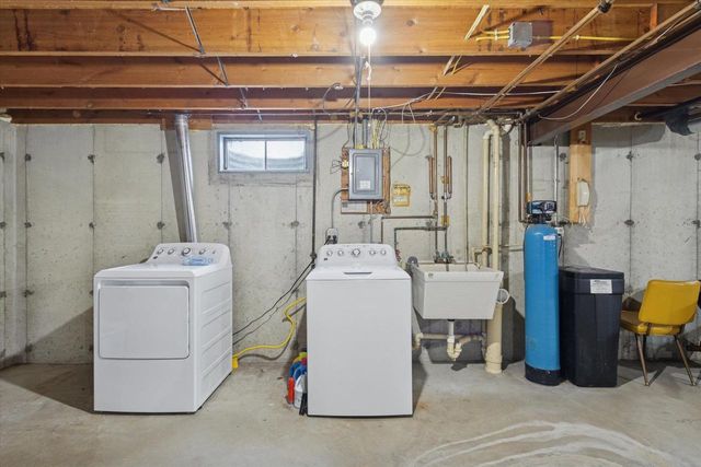 2117 S Arch Street, Janesville, WI 53546