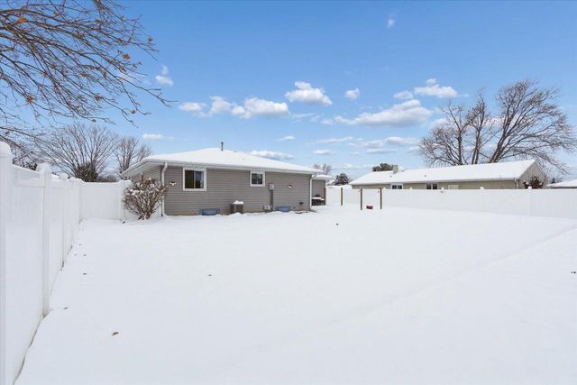2117 S Arch Street, Janesville, WI 53546