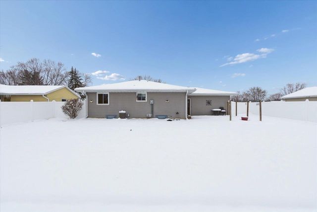 2117 S Arch Street, Janesville, WI 53546