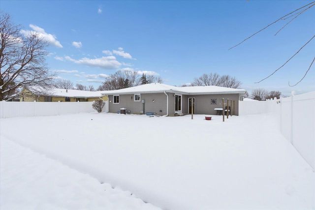 2117 S Arch Street, Janesville, WI 53546