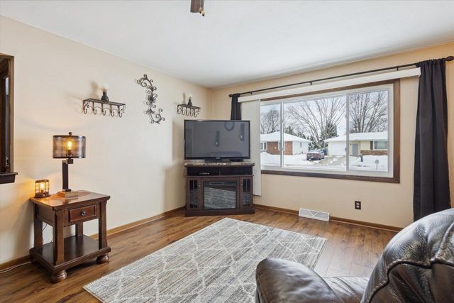 2117 S Arch Street, Janesville, WI 53546