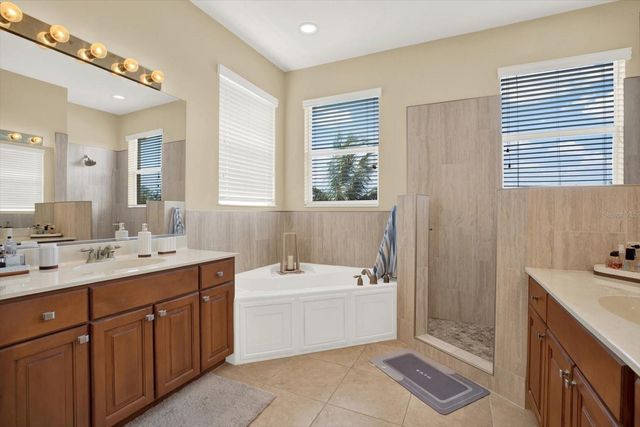 1226 3RD STREET CIRCLE E, Palmetto, FL 34221