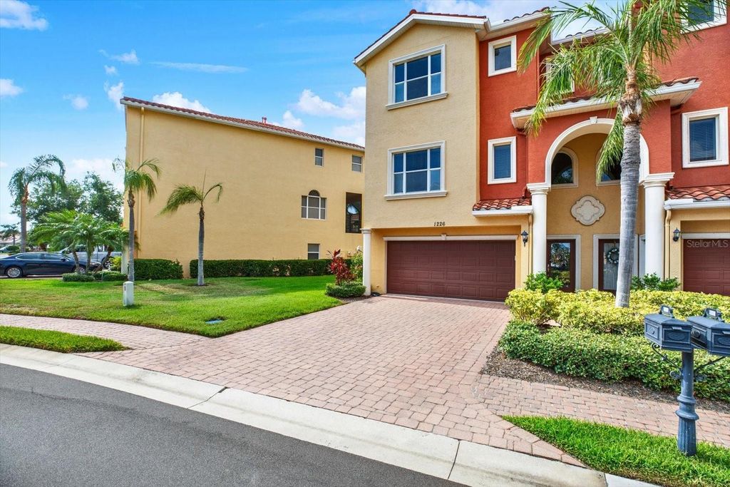 1226 3RD STREET CIRCLE E, Palmetto, FL 34221