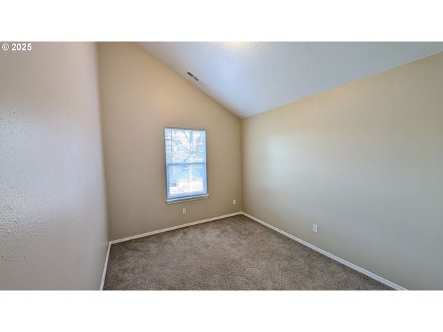 18541 Sw TAKENA Ct, Beaverton, OR 97003