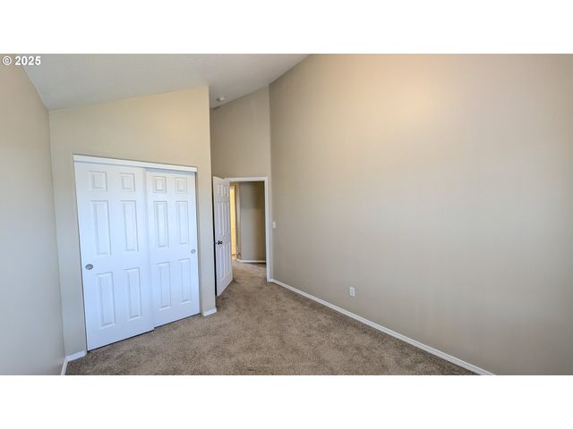 18541 Sw TAKENA Ct, Beaverton, OR 97003