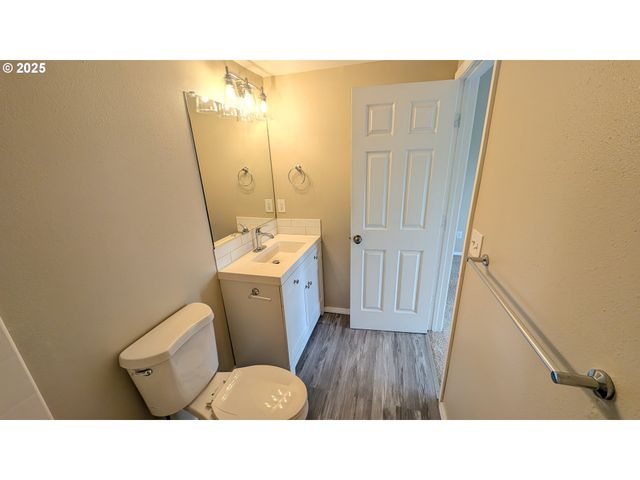 18541 Sw TAKENA Ct, Beaverton, OR 97003