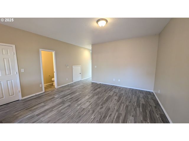 18541 Sw TAKENA Ct, Beaverton, OR 97003